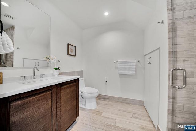 1000 Ave At Port Imperial 102, Weehawken, NJ 07086
