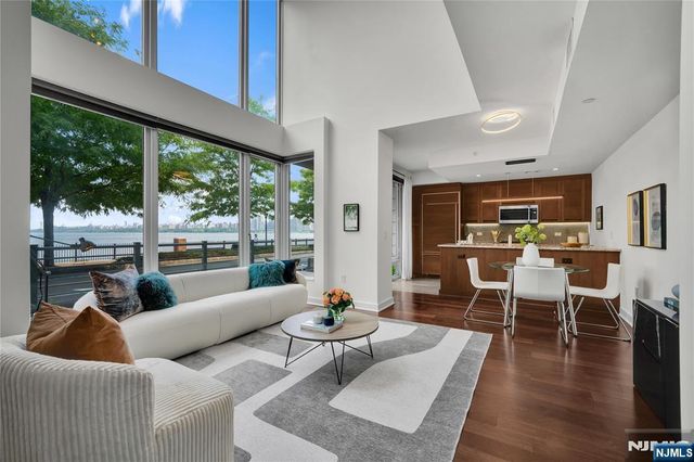 1000 Ave At Port Imperial 102, Weehawken, NJ 07086