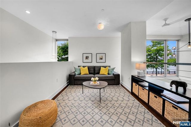 1000 Ave At Port Imperial 102, Weehawken, NJ 07086