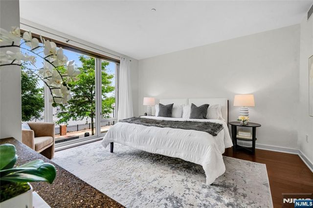 1000 Ave At Port Imperial 102, Weehawken, NJ 07086