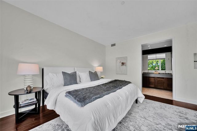 1000 Ave At Port Imperial 102, Weehawken, NJ 07086