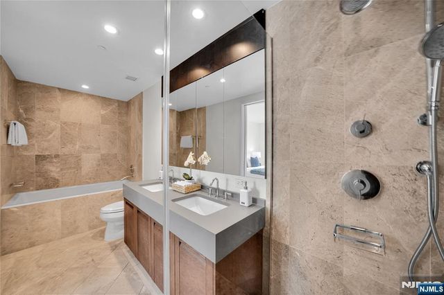 1000 Ave At Port Imperial 102, Weehawken, NJ 07086