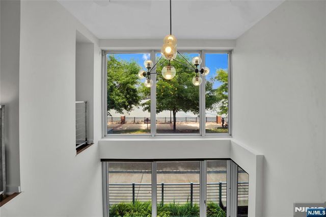 1000 Ave At Port Imperial 102, Weehawken, NJ 07086