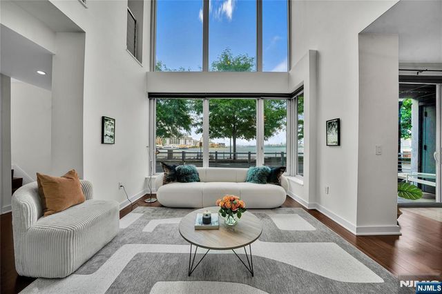 1000 Ave At Port Imperial 102, Weehawken, NJ 07086