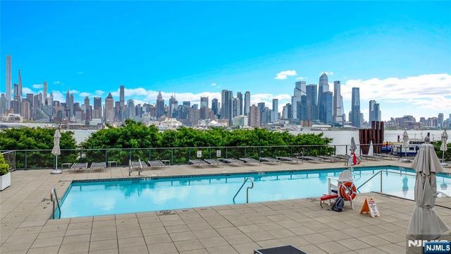 1000 Ave At Port Imperial 102, Weehawken, NJ 07086