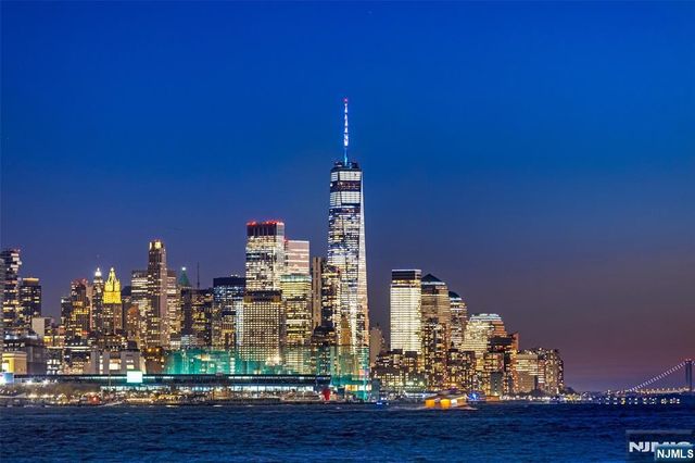 1000 Ave At Port Imperial 102, Weehawken, NJ 07086