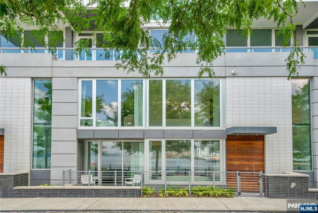 1000 Ave At Port Imperial 102, Weehawken, NJ 07086