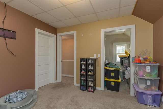 12 S 1st Street, Crystal Falls, MI 49920