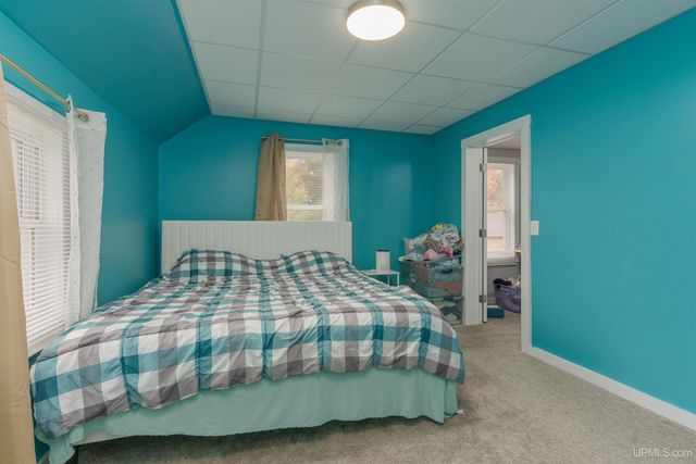 12 S 1st Street, Crystal Falls, MI 49920