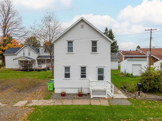 12 S 1st Street, Crystal Falls, MI 49920