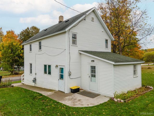 12 S 1st Street, Crystal Falls, MI 49920