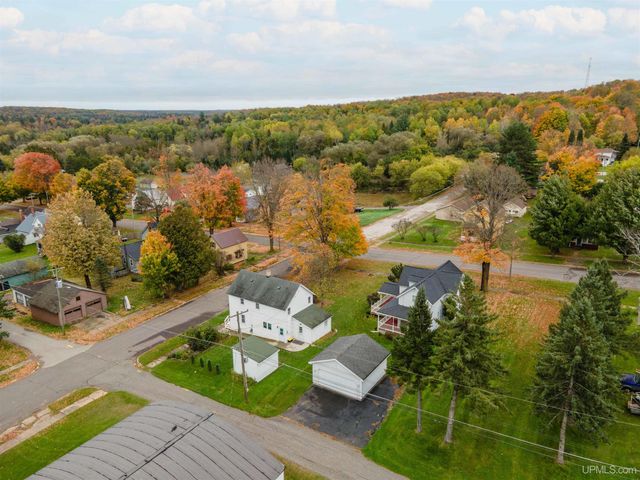 12 S 1st Street, Crystal Falls, MI 49920