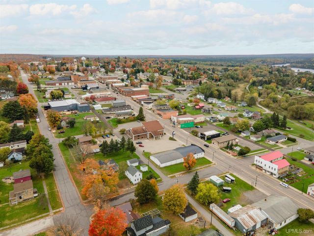 12 S 1st Street, Crystal Falls, MI 49920