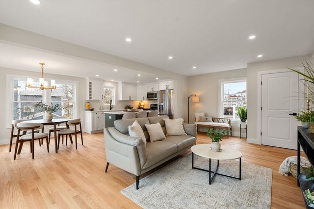 24 Lowell St, Wilmington, MA 01887