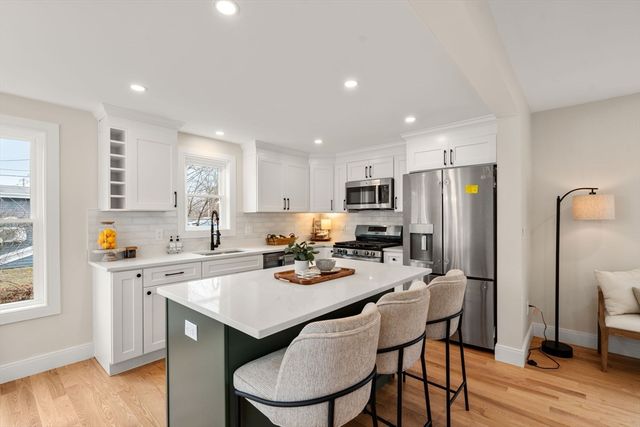 24 Lowell St, Wilmington, MA 01887