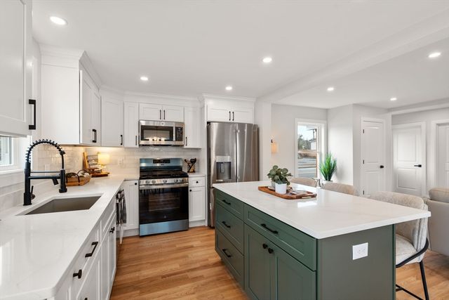 24 Lowell St, Wilmington, MA 01887