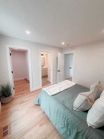 24 Lowell St, Wilmington, MA 01887