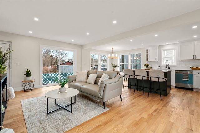 24 Lowell St, Wilmington, MA 01887