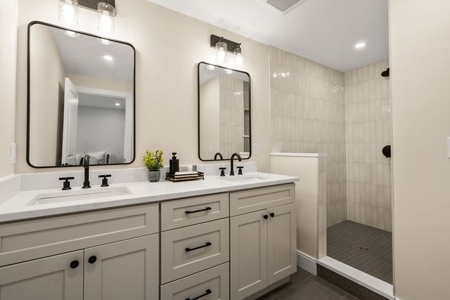 24 Lowell St, Wilmington, MA 01887