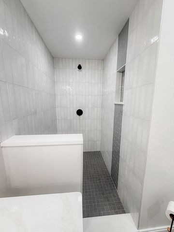 24 Lowell St, Wilmington, MA 01887