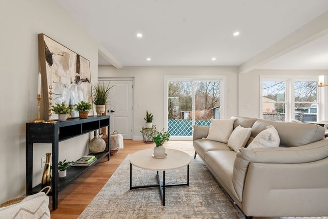 24 Lowell St, Wilmington, MA 01887