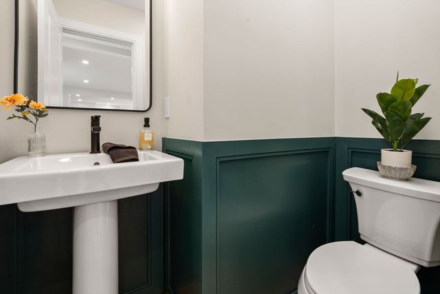 24 Lowell St, Wilmington, MA 01887