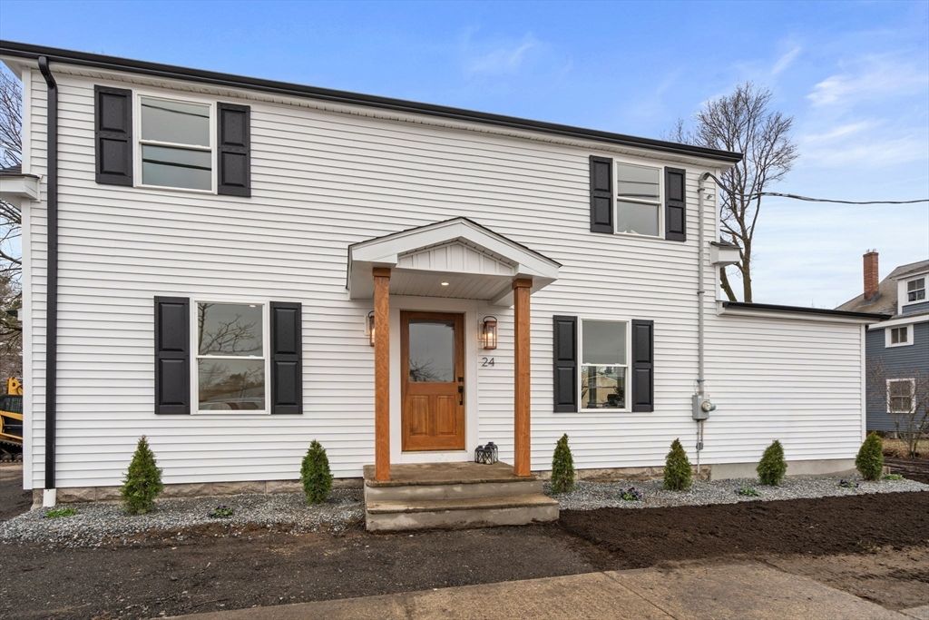 24 Lowell St, Wilmington, MA 01887