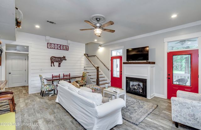 160 Ms-469, Florence, MS 39073