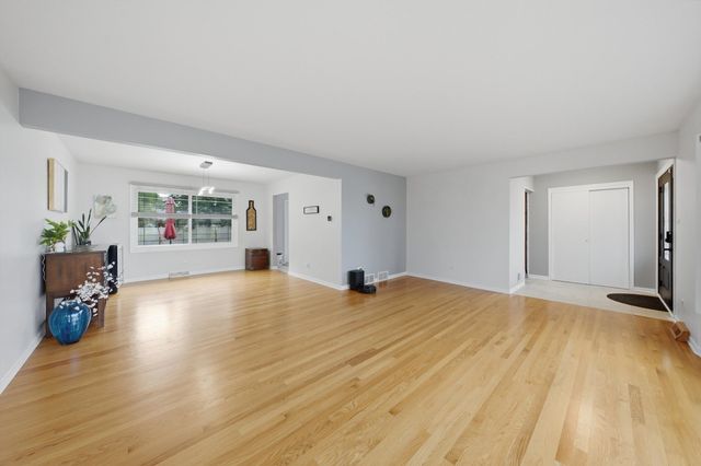 7603 Sequoia Court, Orland Park, IL 60462
