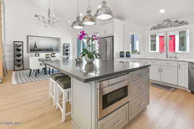 2181 Brookfield Drive, Thousand Oaks, CA 91362