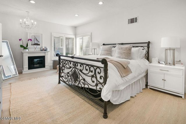 2181 Brookfield Drive, Thousand Oaks, CA 91362