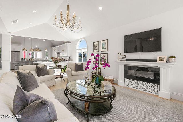 2181 Brookfield Drive, Thousand Oaks, CA 91362