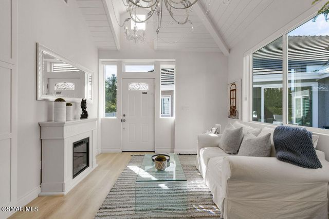 2181 Brookfield Drive, Thousand Oaks, CA 91362