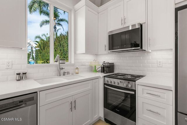 2181 Brookfield Drive, Thousand Oaks, CA 91362