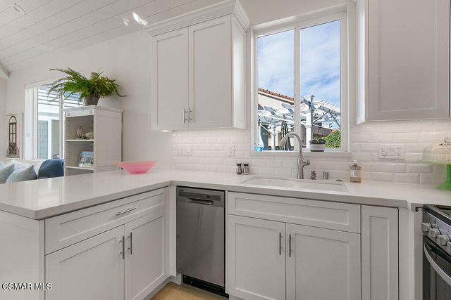 2181 Brookfield Drive, Thousand Oaks, CA 91362