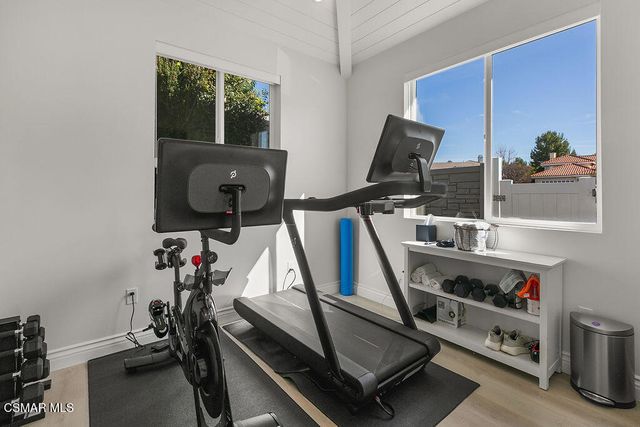 2181 Brookfield Drive, Thousand Oaks, CA 91362