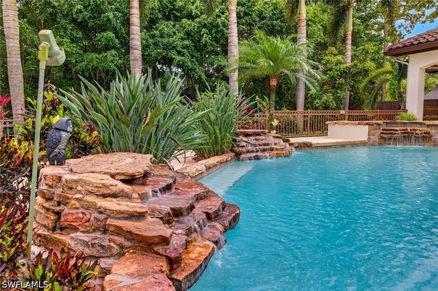 430 29th ST NW, Naples, FL 34120