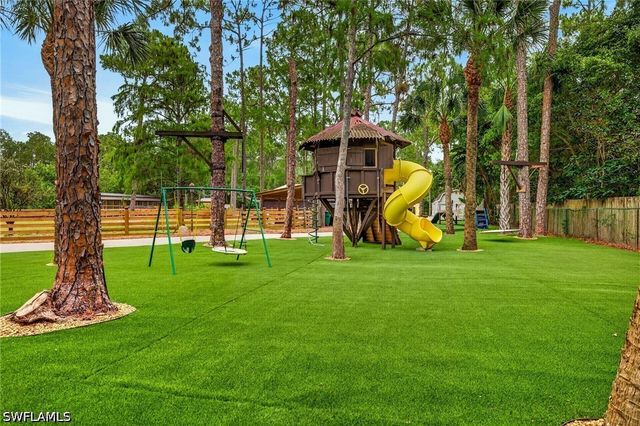 430 29th ST NW, Naples, FL 34120
