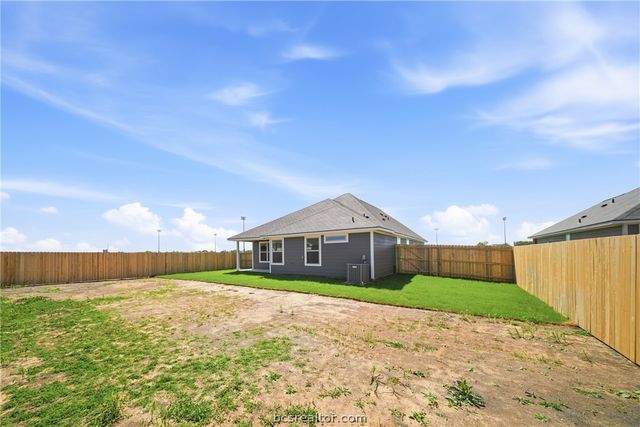 137 Cotton Cove, Snook, TX 77878