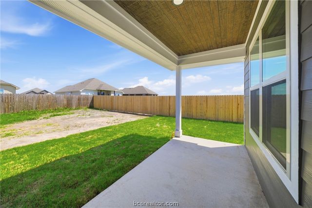 137 Cotton Cove, Snook, TX 77878