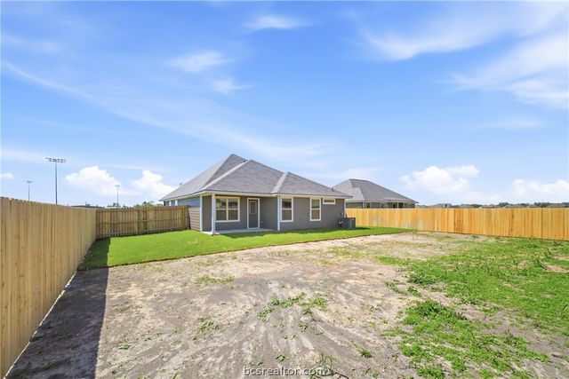 137 Cotton Cove, Snook, TX 77878