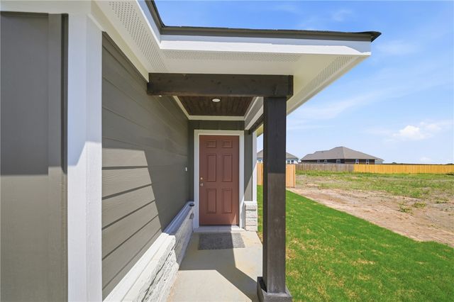 137 Cotton Cove, Snook, TX 77878