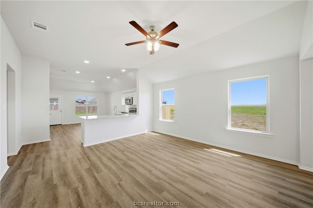 137 Cotton Cove, Snook, TX 77878