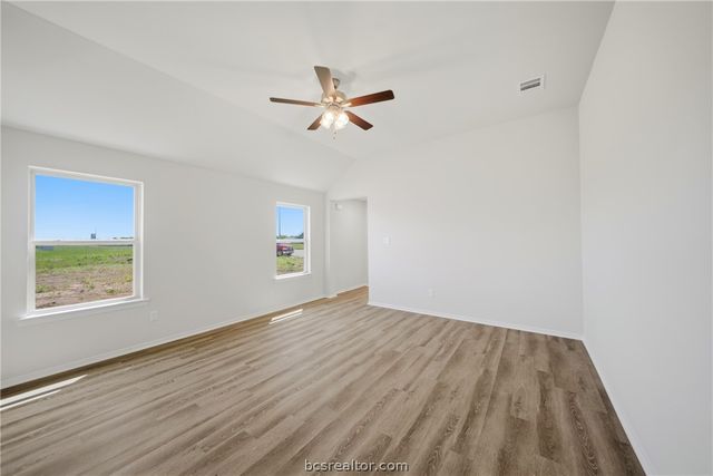 137 Cotton Cove, Snook, TX 77878