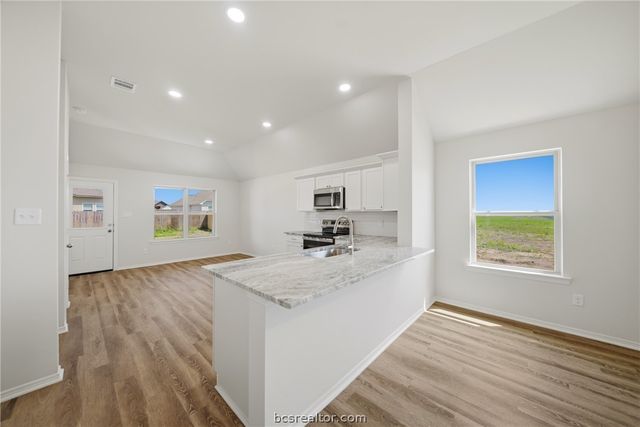 137 Cotton Cove, Snook, TX 77878