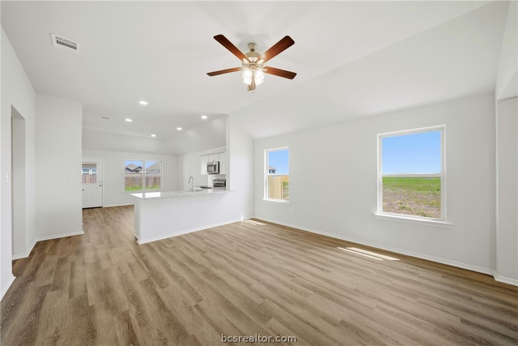 137 Cotton Cove, Snook, TX 77878 — photo 5