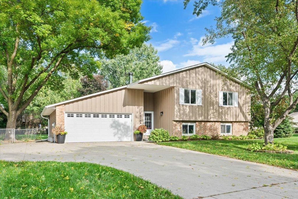 10144 Boundary Creek Terrace, Maple Grove, MN 55369