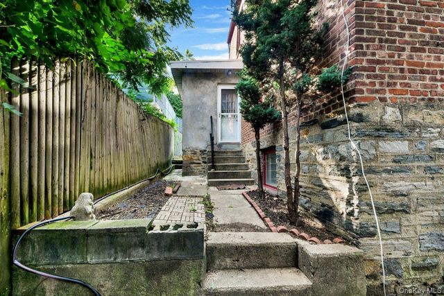 1089 Mile Square Road, Yonkers, NY 10704