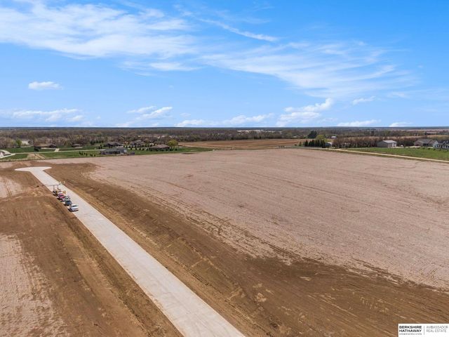425 Karloff Circle, Yutan, NE 68073