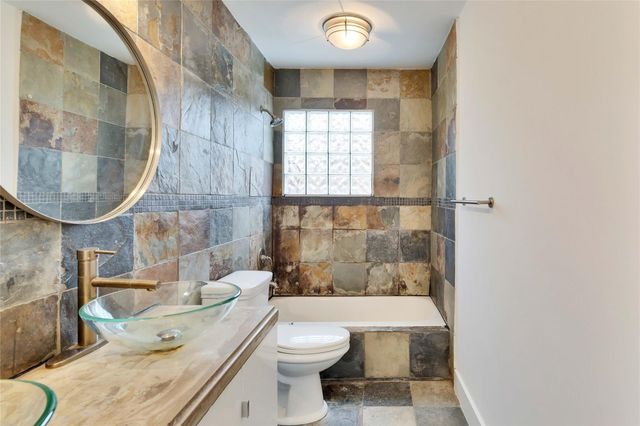 1917 Barge ST 104, Austin, TX 78745